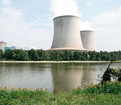 The Loire river at Saint-Laurent-des-Eaux (Loir-et-Cher d�partement): protecting the natural environment